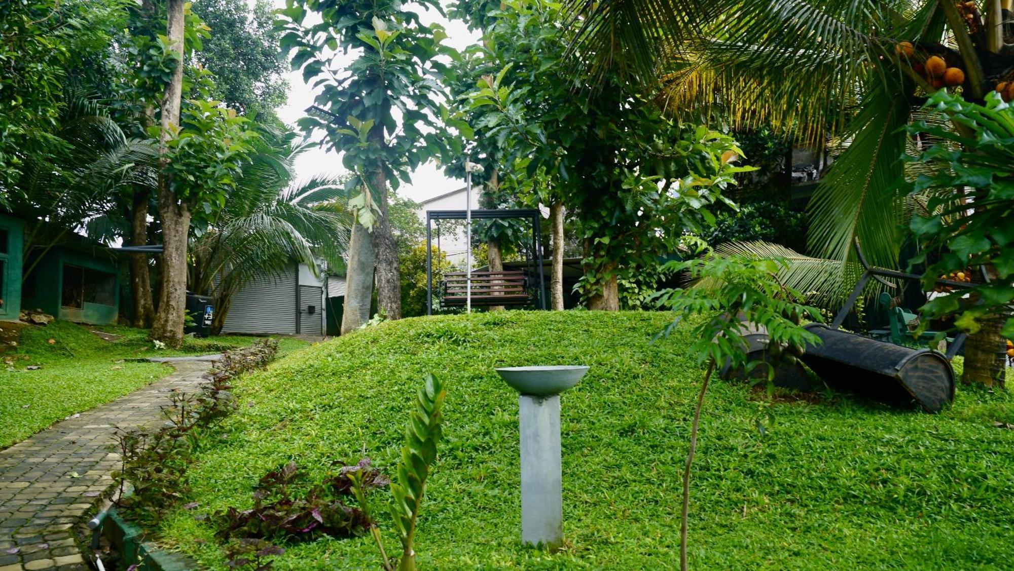 Colonial Residence Kandy Villa Buitenkant foto