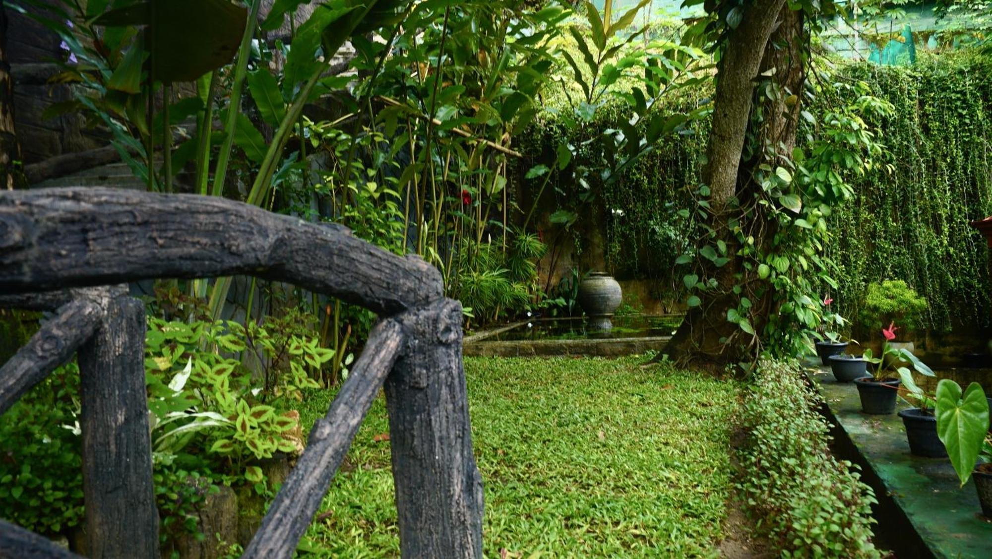 Colonial Residence Kandy Villa Buitenkant foto