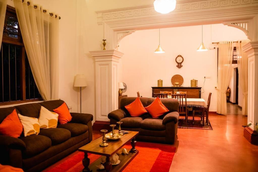Colonial Residence Kandy Villa Buitenkant foto