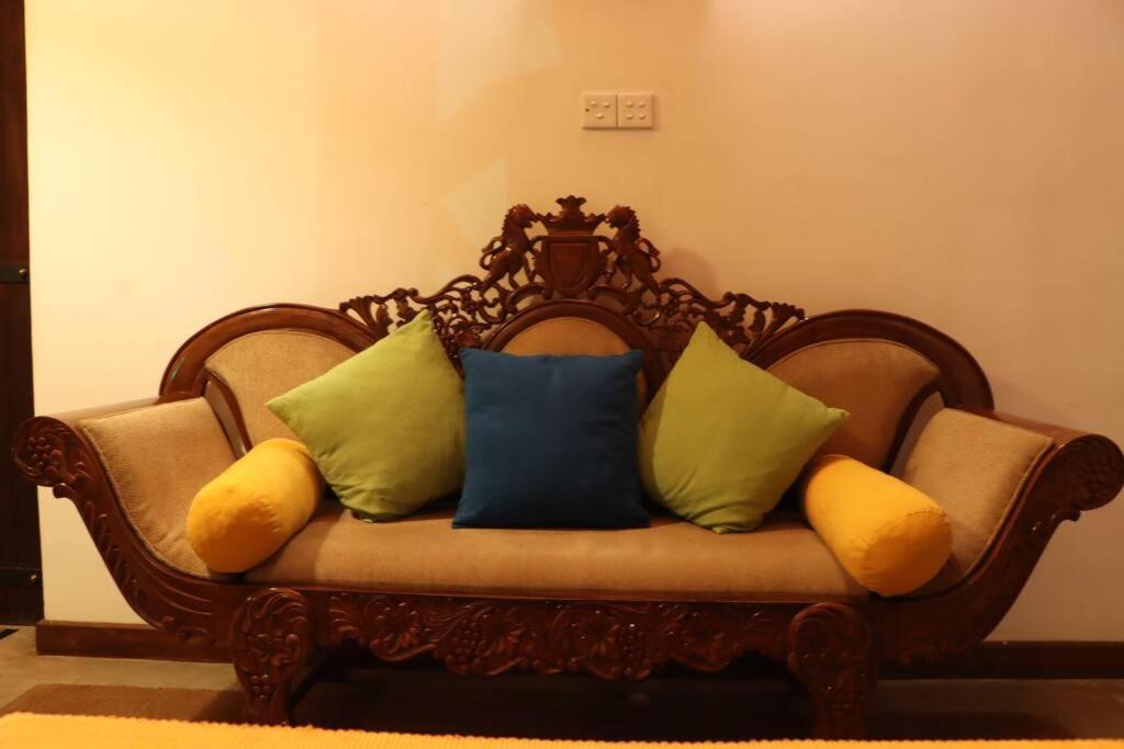 Colonial Residence Kandy Villa Buitenkant foto